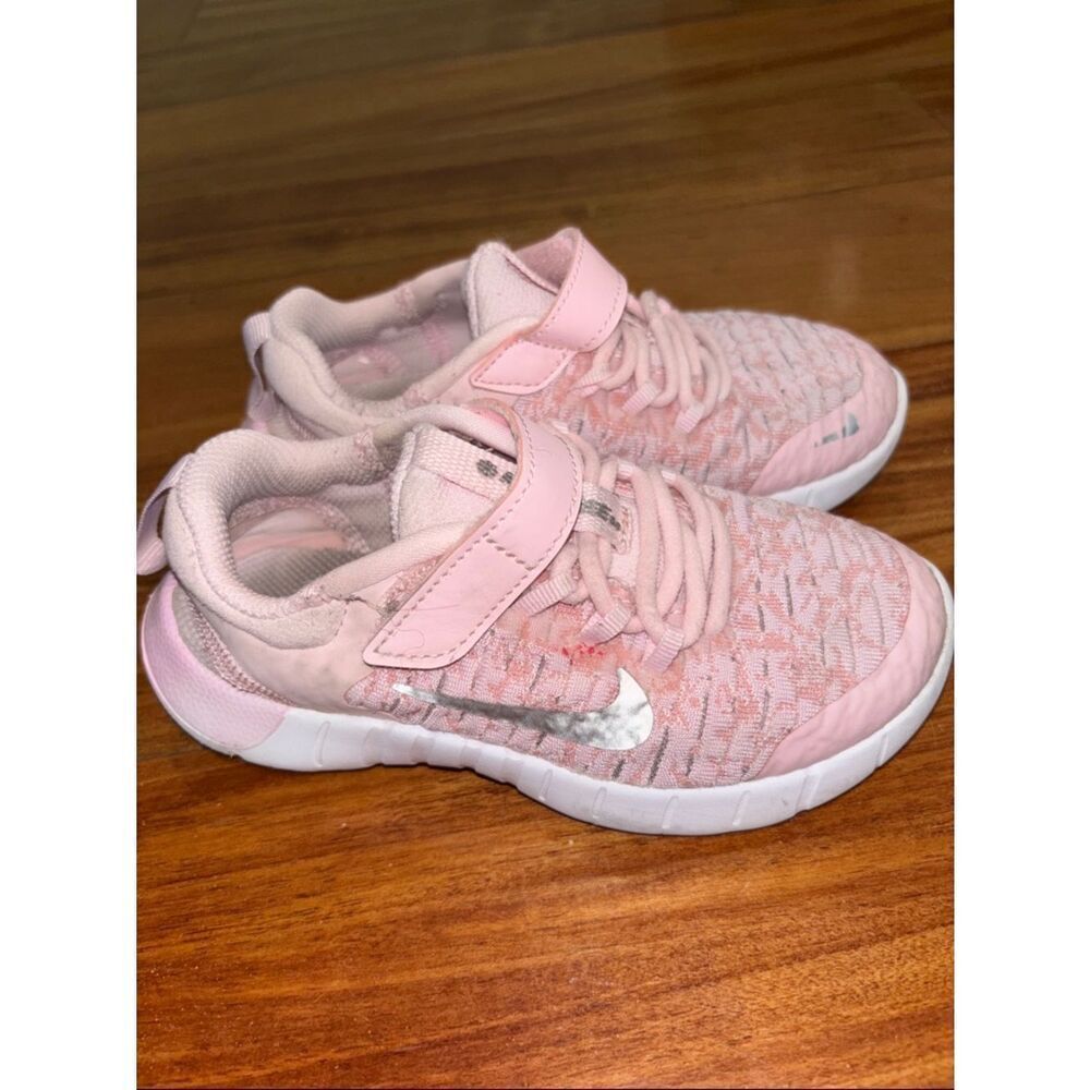Nike Kids Pink and Silver Lightweight Athletic Sneakers size 11.5c